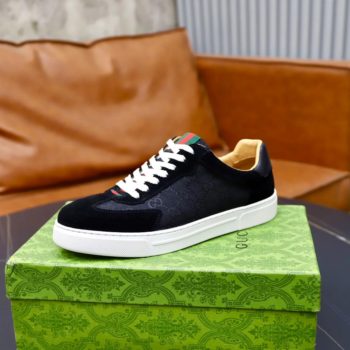 Ex-factory price: 380💰🙅‍♂️🙅‍♂️🙅‍♂️ Brand: Gucci GUCCi Standard code: 38-44 (45 customized) Grade: Same as the official website Material: Original leather splicing Comfortable and breathable sheepskin lining Original wear-resistant outsole Style category: Men's fashionable casual shoes Running sneakers Distinguished luxury brand elements Top luxury Color: actual picture color